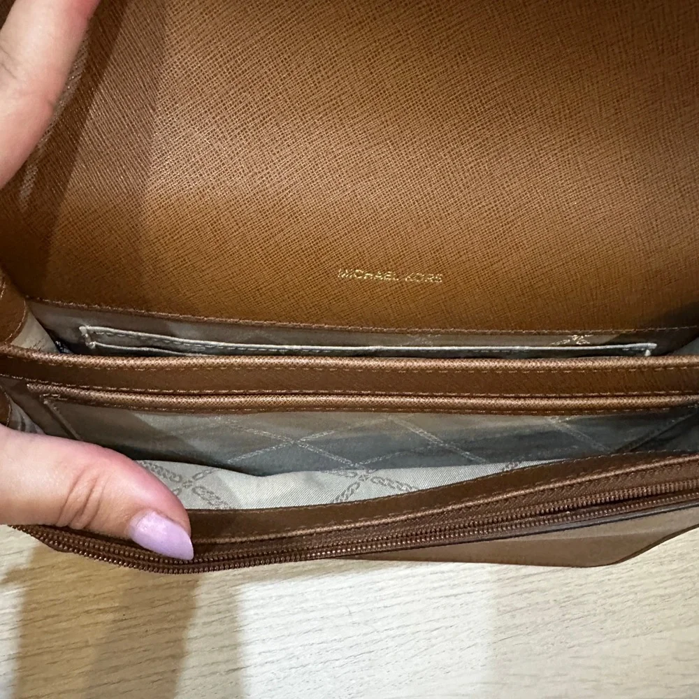 Michael Korrs Crossbody Bag - Picture 6 of 6